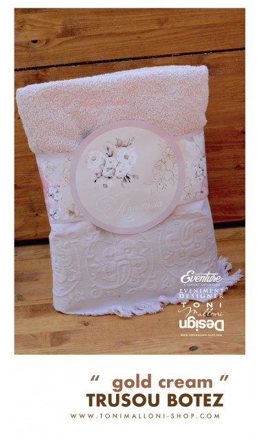 Trusou botez  brodat pentru fetite cu bujori roz, Floralia 2